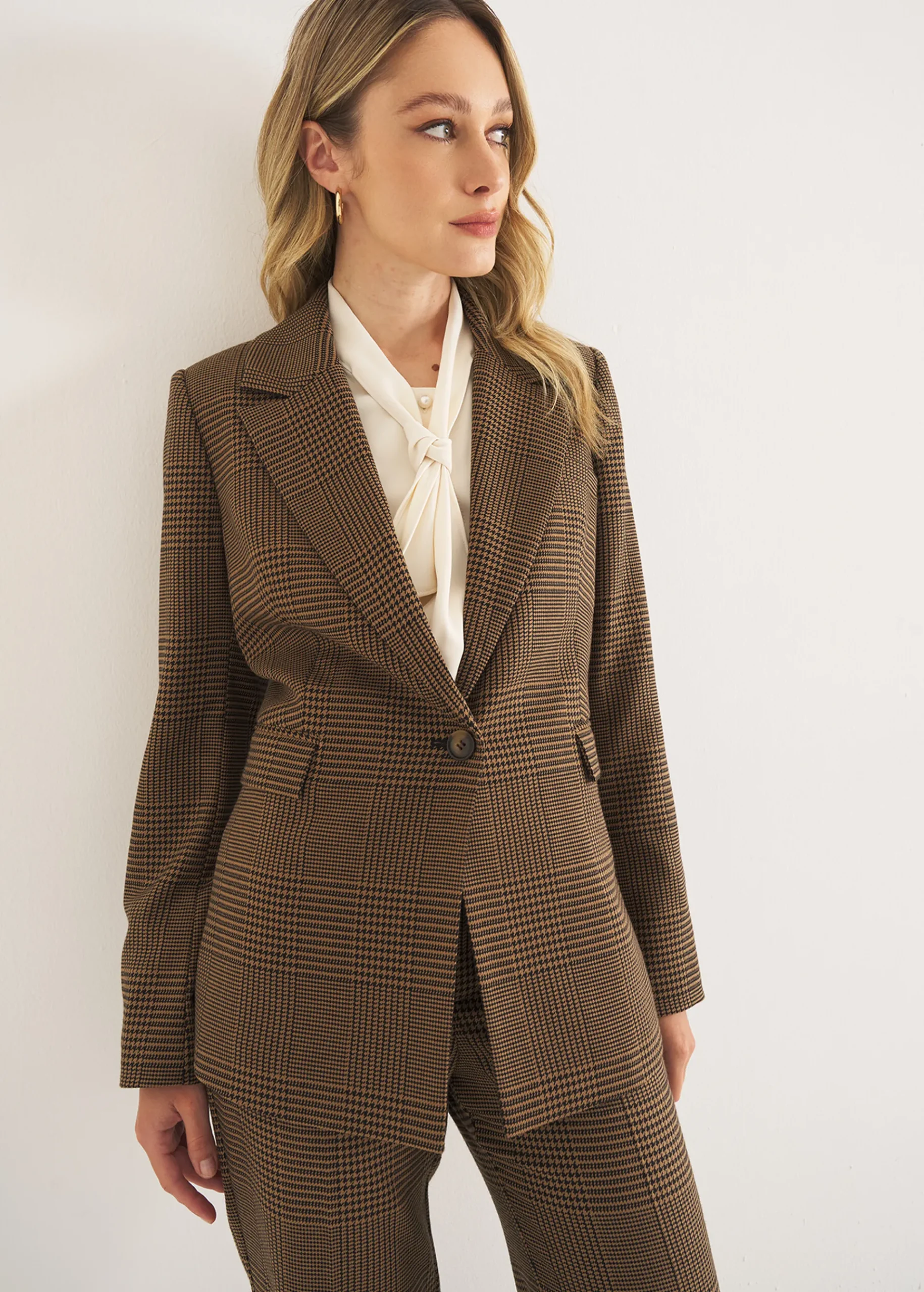 Camomilla Milano Pantaloni-Tailleur a Quadri con Rever Ampio