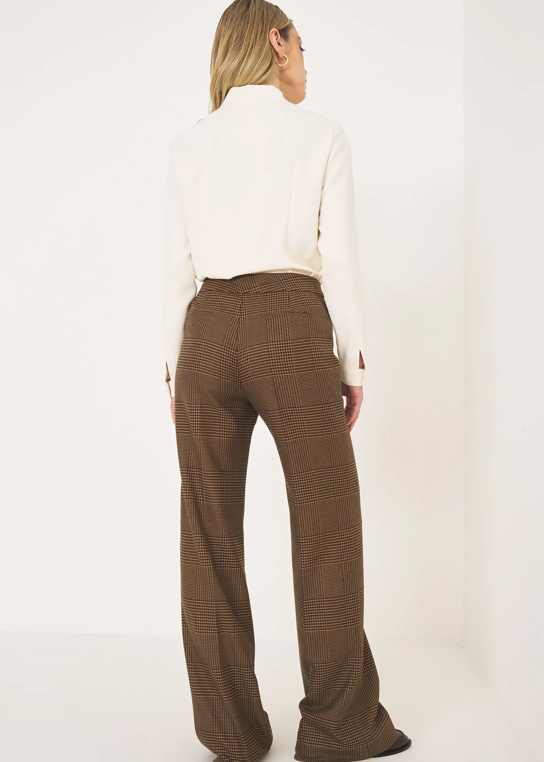 Camomilla Milano Pantaloni-Tailleur a Quadri con Rever Ampio