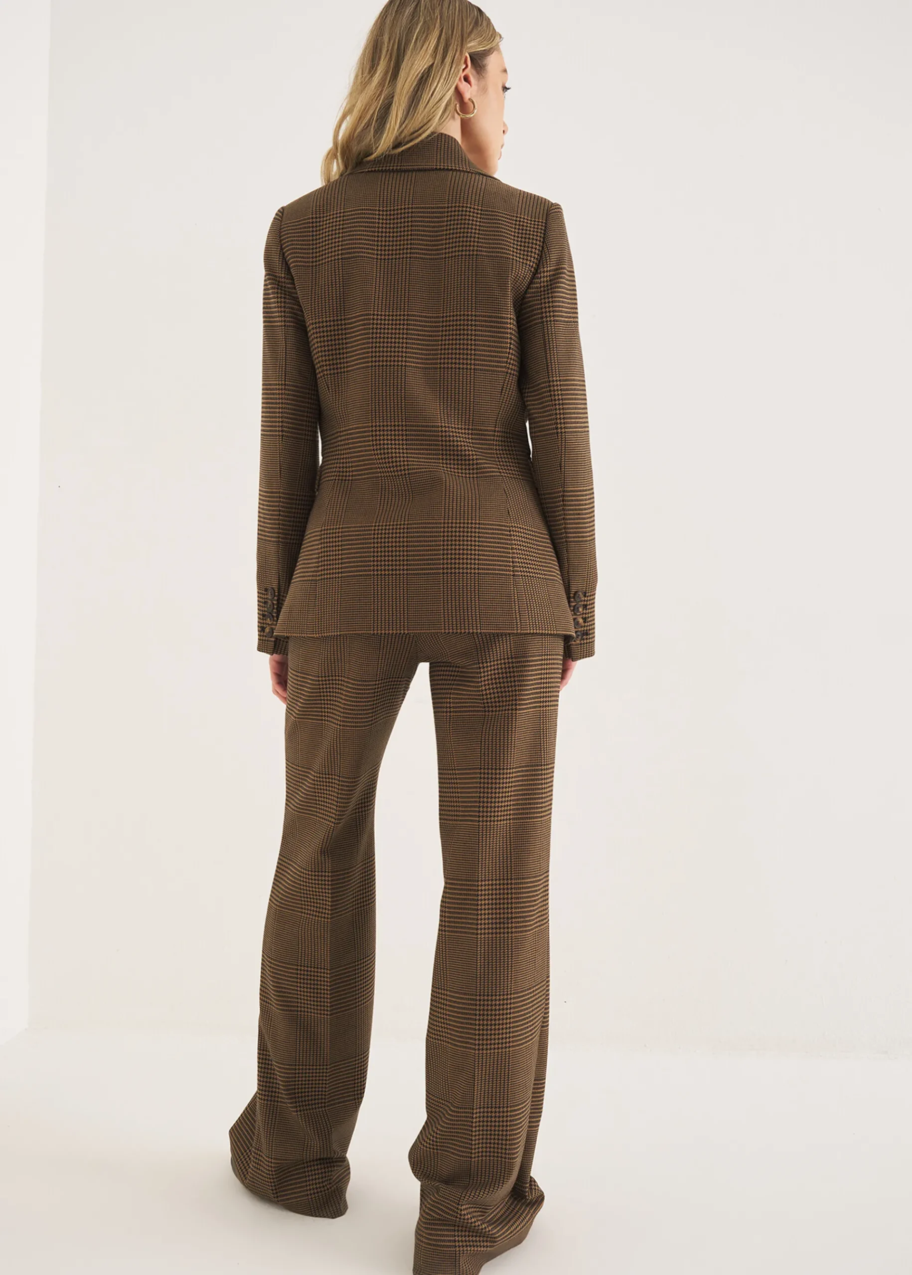 Camomilla Milano Pantaloni-Tailleur a Quadri con Rever Ampio