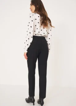 Camomilla Milano Pantaloni-Tailleur Smoking con Rever in Satin